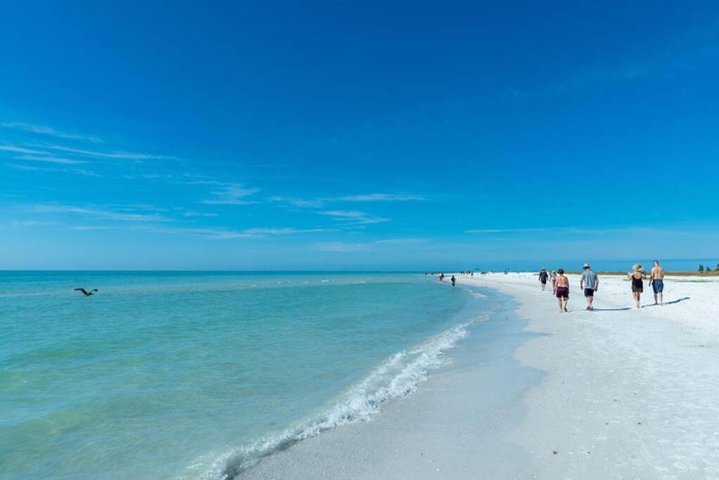 סייסטה קי Your Tranquil Escape Is Found Directly On The Beach At The Serenity Beach Condo. מראה חיצוני תמונה